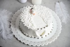 FunCakes - Fondant - Weiß - 1kg, Dekormasse -Hobbybäcker 02564552ba51f793b3d768b74a026559