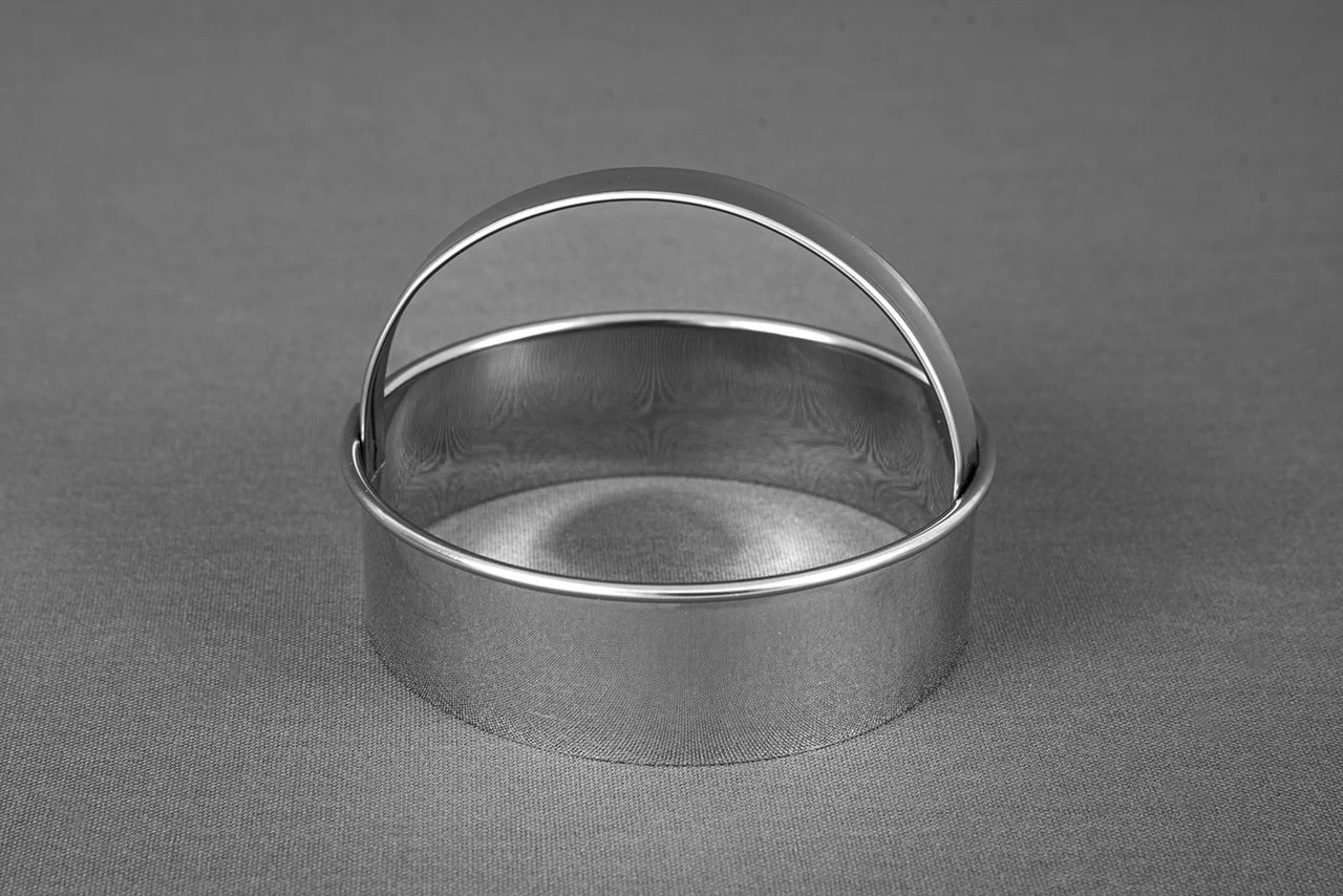 Berliner Ausstecher Aus Weißblech Ø 8 Cm 1 Berliner Ausstecher Aus Weißblech Ø 8 Cm