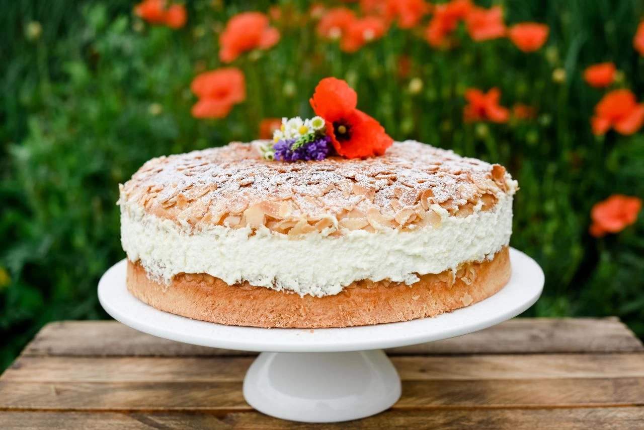 Backset: Bienenstich 1 Backset: Bienenstich