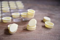 Pralinen-Schalen Oval Weiße Schokolade 63 Stück -Hobbybäcker 34d5ec5982d3243187b7cfd0b2655729