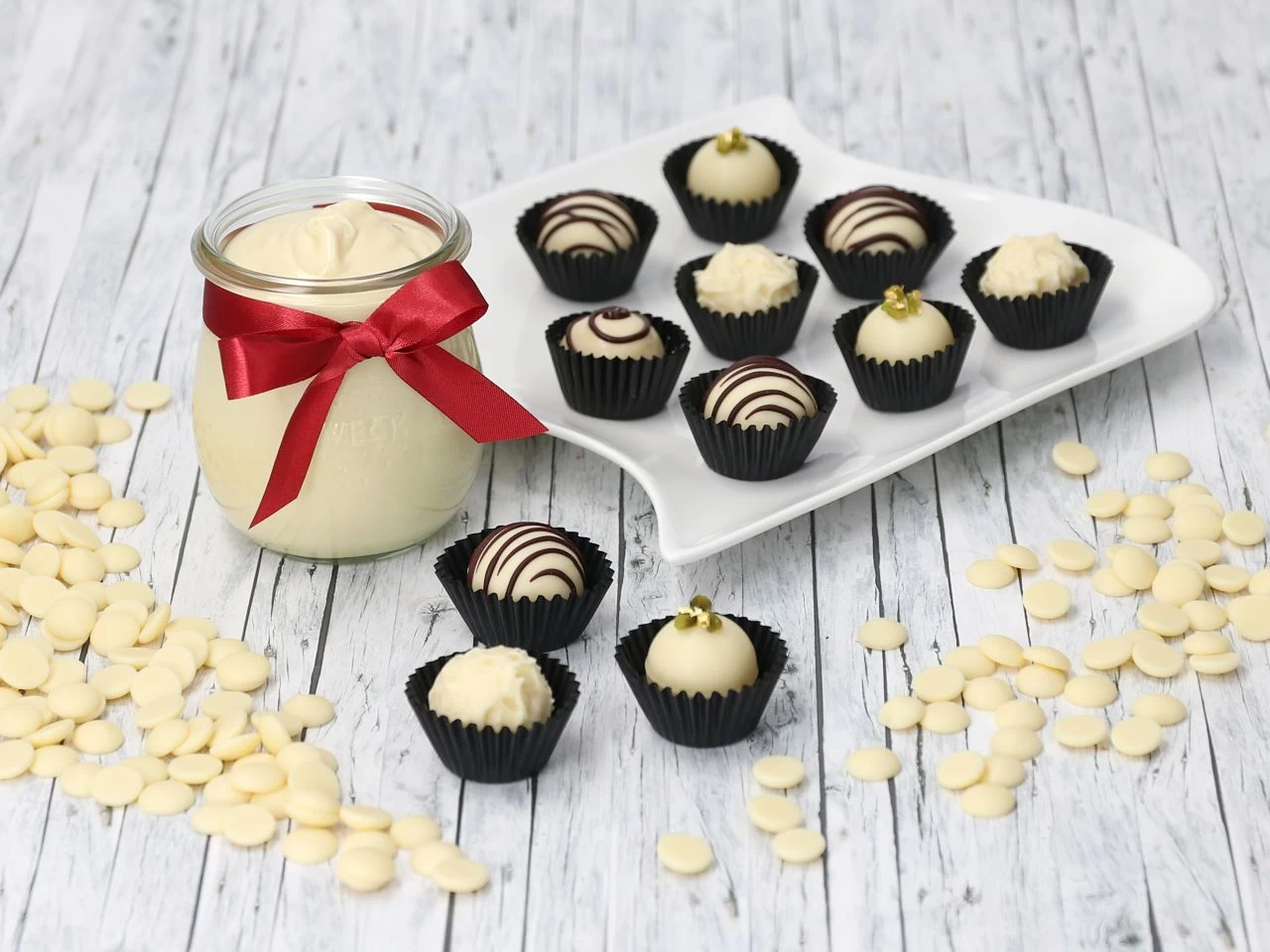 CALLEBAUT Callets: Kuvertüre Aus Weißer Schokolade, 200 G 2 CALLEBAUT Callets: Kuvertüre Aus Weißer Schokolade, 200 G - Image 2