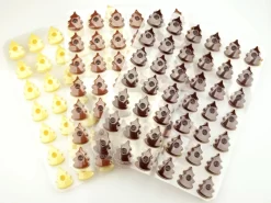 Pralinen-Hohlkörper: Tannenbaum, Weiße Schokolade, 1 Folie/42 Stück á 39 X 30 X 15 Mm (4,7 G) 5 Pralinen-Hohlkörper: Tannenbaum, Weiße Schokolade, 1 Folie/42 Stück á 39 X 30 X 15 Mm (4,7 G) -Hobbybäcker b02552