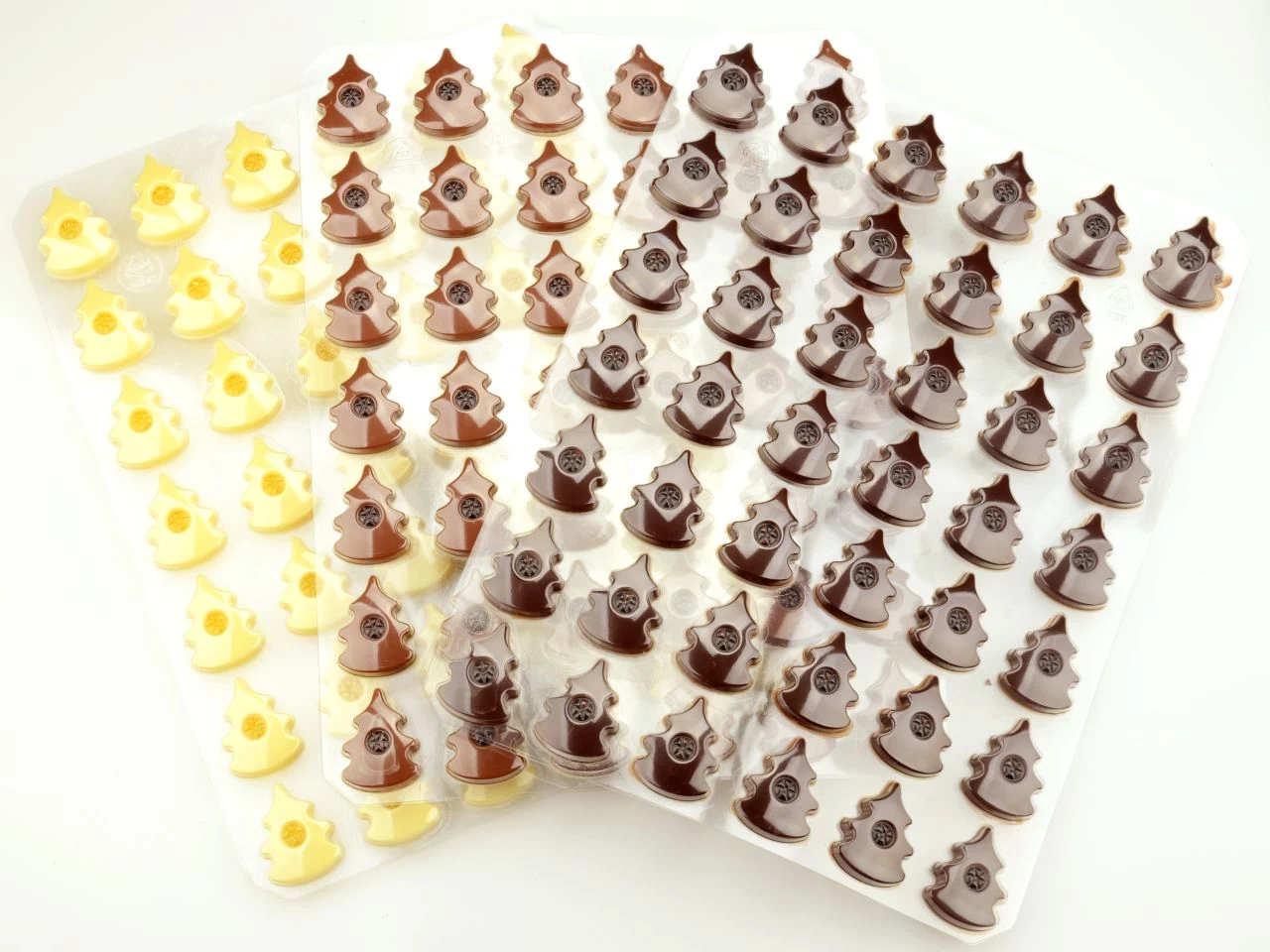 Pralinen-Hohlkörper: Tannenbaum, Weiße Schokolade, 1 Folie/42 Stück á 39 X 30 X 15 Mm (4,7 G) 3 Pralinen-Hohlkörper: Tannenbaum, Weiße Schokolade, 1 Folie/42 Stück á 39 X 30 X 15 Mm (4,7 G) - Image 3