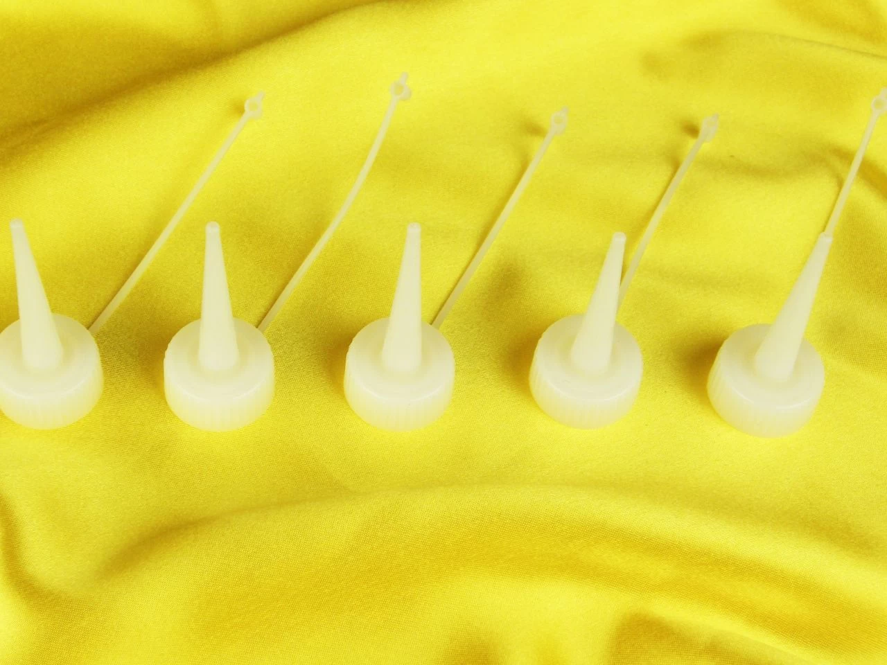 Spritzflaschen-Ersatz-Verschlüsse, Weiß, PVC, 5 Stück 1 Spritzflaschen-Ersatz-Verschlüsse, Weiß, PVC, 5 Stück