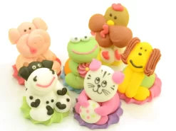 3D-Zuckerfiguren Sitzende Farmtiere, Bunt, 6 Stück á 30 X 30 Mm