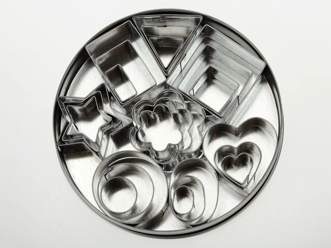 Ausstecher-Set: Verschiedene Formen, Weißblech, 24er-Set, 8 Motive, 1,5 Bis 4 Cm 1 Ausstecher-Set: Verschiedene Formen, Weißblech, 24er-Set, 8 Motive, 1,5 Bis 4 Cm