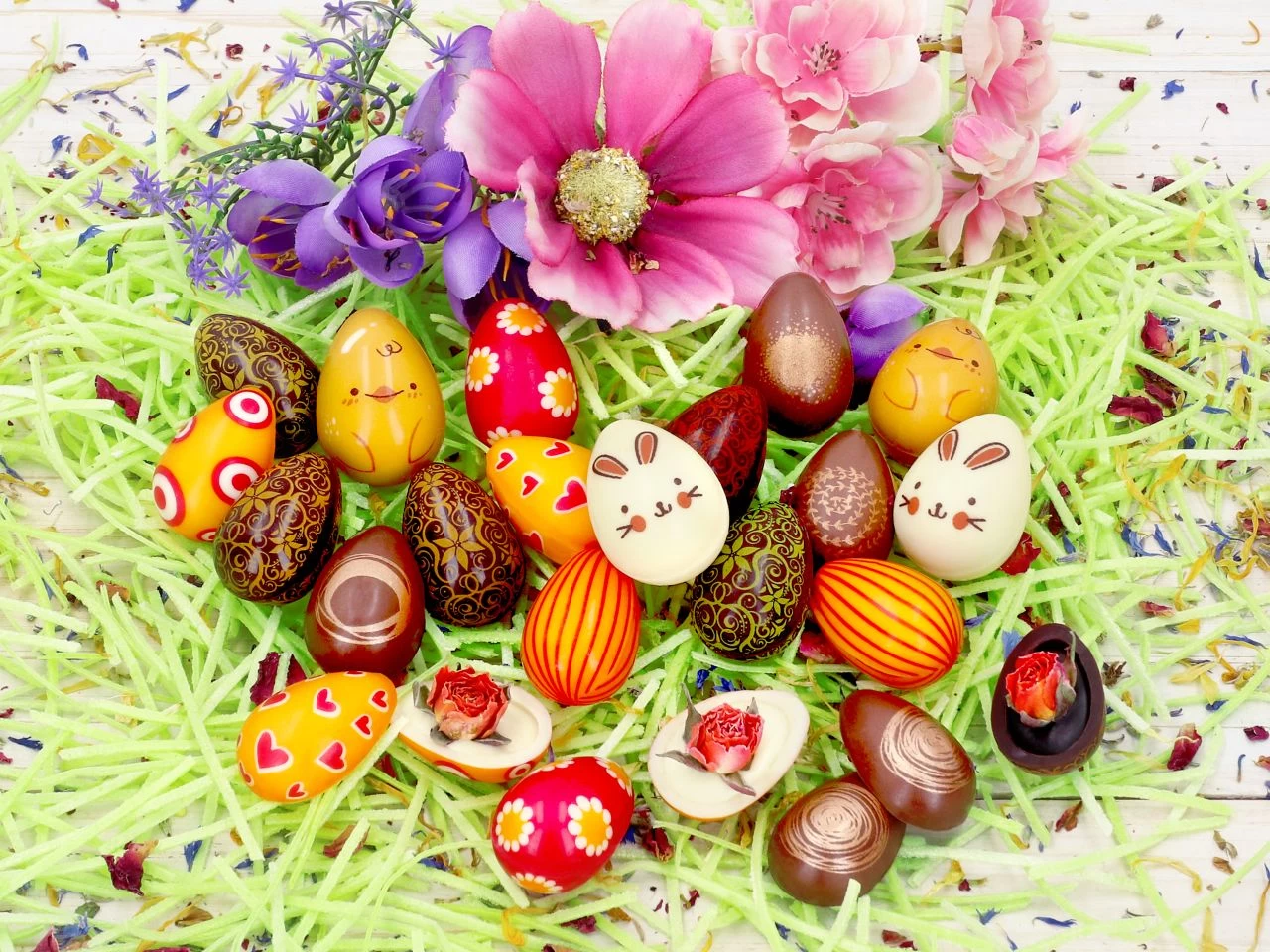 Halbeier Floral, Zartbitter, 4 Designs, 1/3 Folie á 21 Stück 3 Halbeier Floral, Zartbitter, 4 Designs, 1/3 Folie á 21 Stück - Image 3