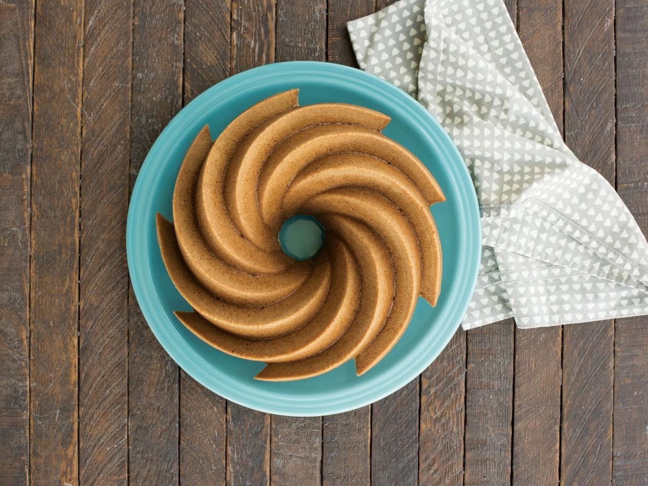 Nordic Ware: Aluguss-Backform Heritage Bundt Pan, Antihaft, 2,36 L, 23,5 X 9 Cm 4 Nordic Ware: Aluguss-Backform Heritage Bundt Pan, Antihaft, 2,36 L, 23,5 X 9 Cm - Image 4