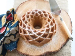 Nordic Ware: Aluguss-Backform Jubilee Bundt, Antihaft, 2,36 L, 23 X 9,5 Cm