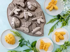 Nordic Ware: Aluguss-Backform Backyard Bugs, Antihaft, 1.200 Ml, 8 Mulden: Schmetterling, Libelle, Marienkäfer, Biene 7 Nordic Ware: Aluguss-Backform Backyard Bugs, Antihaft, 1.200 Ml, 8 Mulden: Schmetterling, Libelle, Marienkäfer, Biene -Hobbybäcker b89803