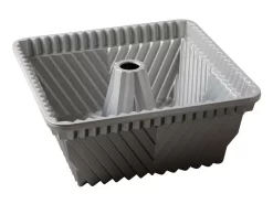 Nordic Ware: Aluguss-Backform Bundt Squared Pan, Antihaft, 2,13 L, 22,5 X 22,5 X 10 Cm -Hobbybäcker b89912
