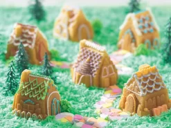 Nordic Ware: Aluguss-Backform Cozy Village, Antihaft, 1,4 L, 6 Mulden á 8 X 7,5 Cm In 6 Designs