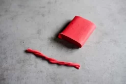 FunCakes Fondant -rot- 250g, Dekormasse 7 FunCakes Fondant -rot- 250g, Dekormasse -Hobbybäcker d1b70cdcab32e2dadf3f83d2f40d12ee